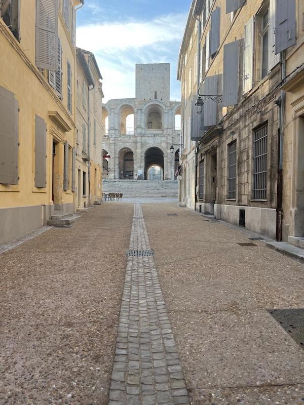 Chez Sam Et L'As Du Forum, Centre Ville Arles Bagian luar foto